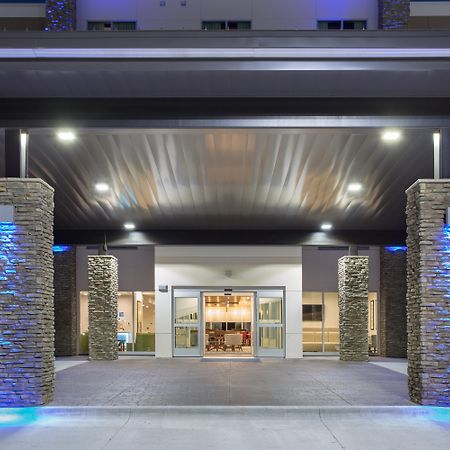 Holiday Inn Express & Suites Lincoln I - 80 By Ihg Bagian luar foto