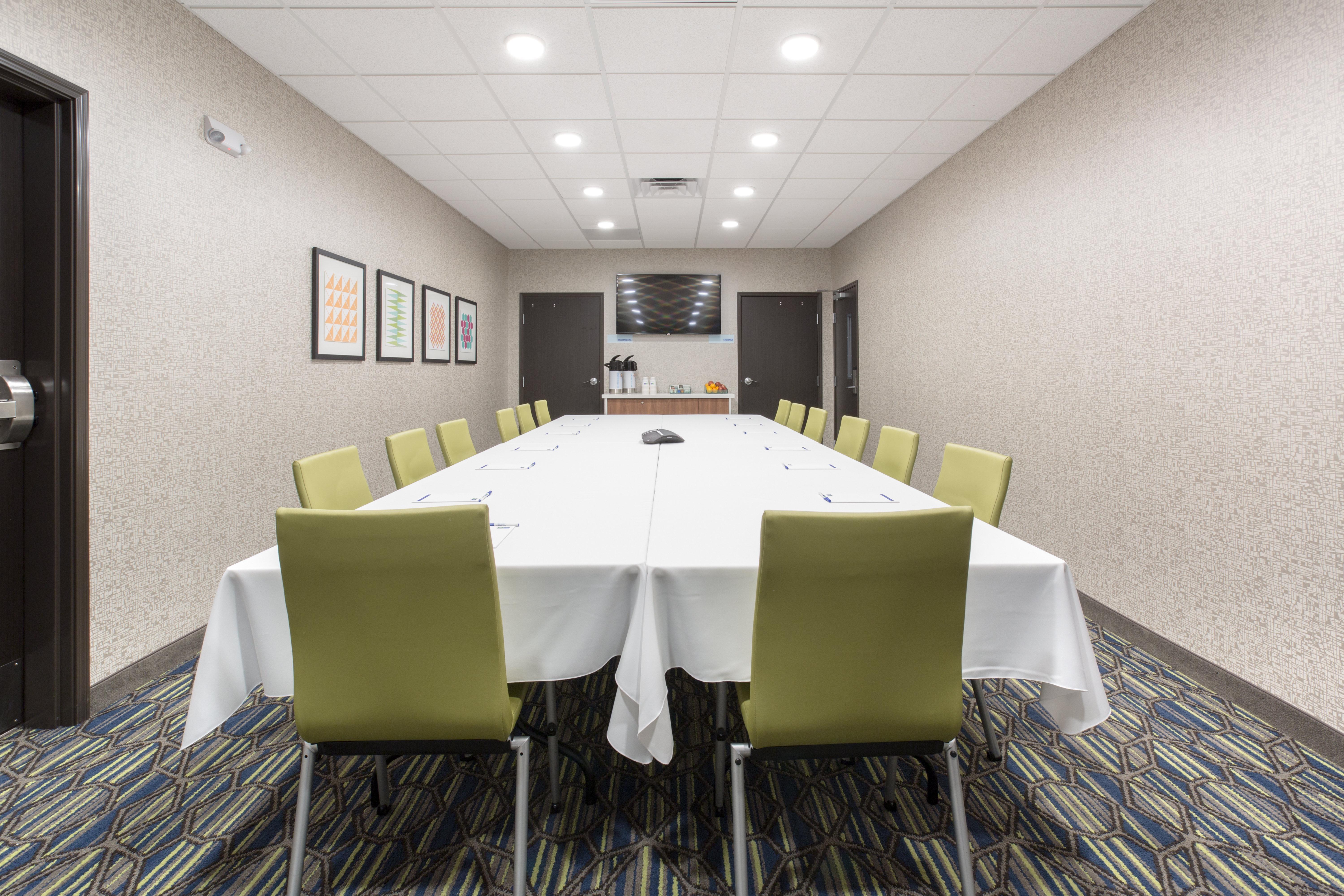 Holiday Inn Express & Suites Lincoln I - 80 By Ihg Bagian luar foto