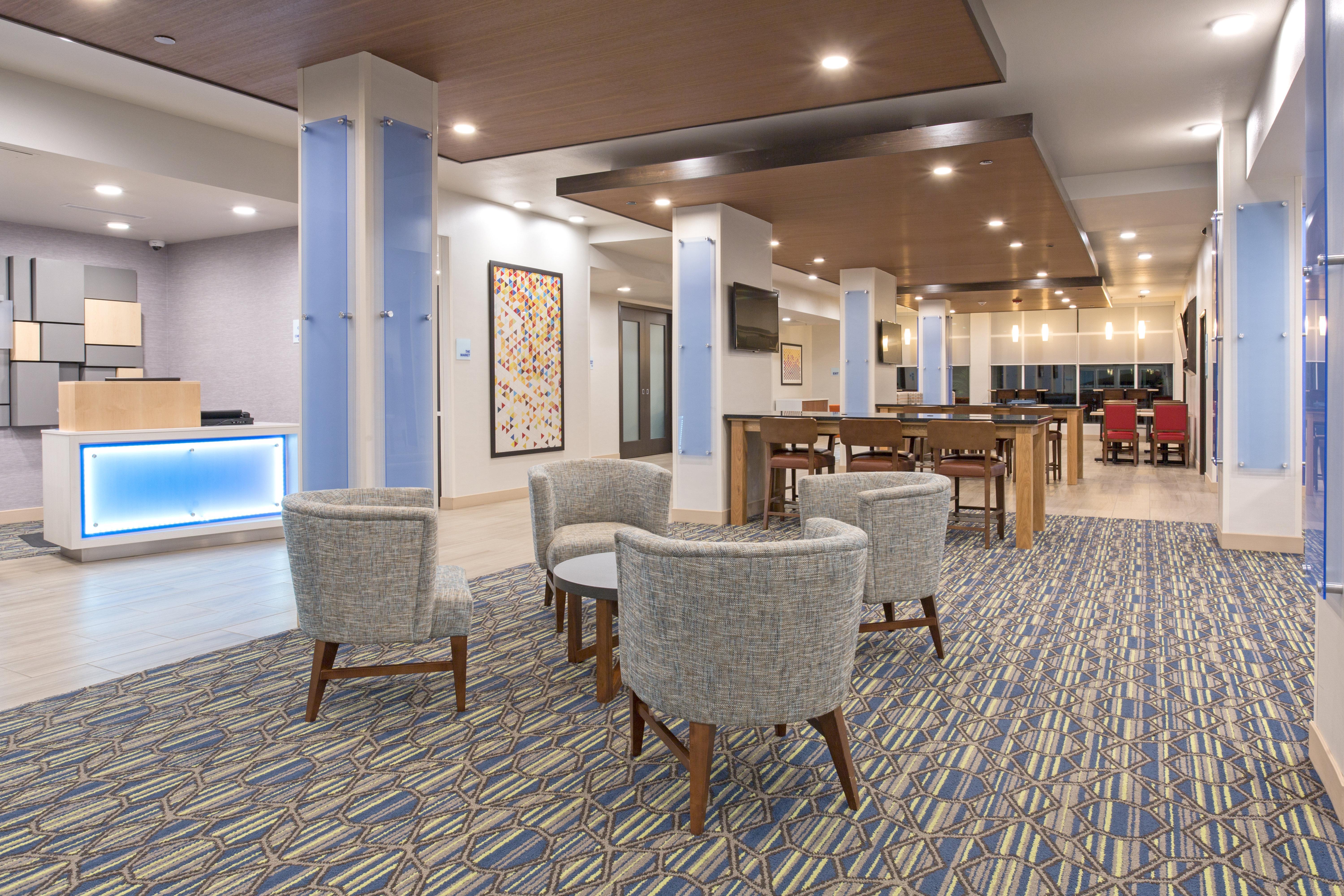 Holiday Inn Express & Suites Lincoln I - 80 By Ihg Bagian luar foto