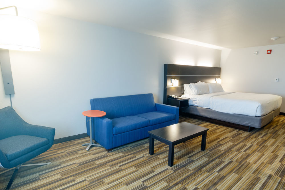 Holiday Inn Express & Suites Lincoln I - 80 By Ihg Bagian luar foto